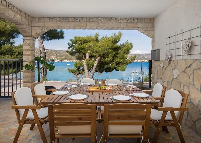 Estella Villa Apartments