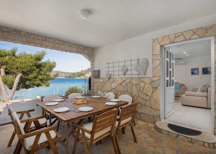 Estella Villa Apartments