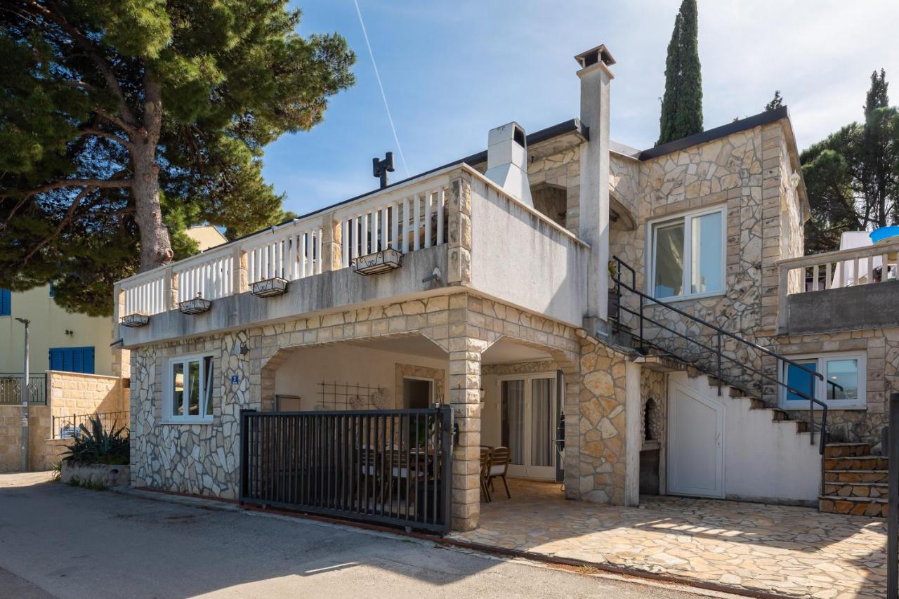 Estella Apartment